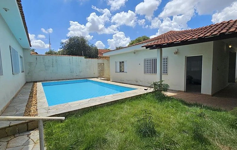 Casa a Venda no Pq. Cidade Universit�ria