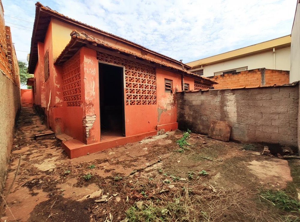 Quintal e Corredor Lateral