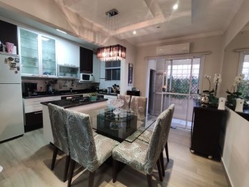 Casa T�rrea � Venda no Cond. Jardim Ger�nios